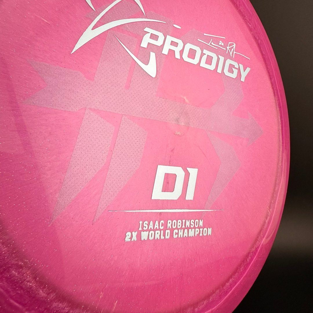 D1 (500 Glimmer) - Isaac Robinson 2X World Champion