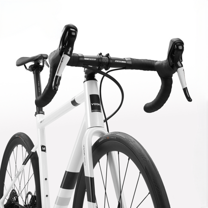 VOOK ONE Road Bike Lightweight 8.3kg, a 13-speed drivetrain, a T700 carbon fiber fork.