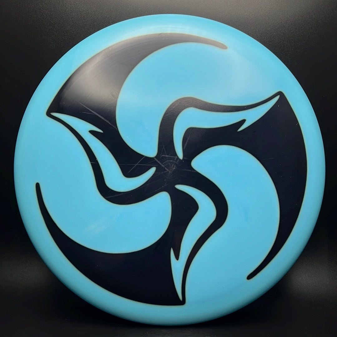 Lux Link - Official Huk Dyed Tri-Fly X-Out
