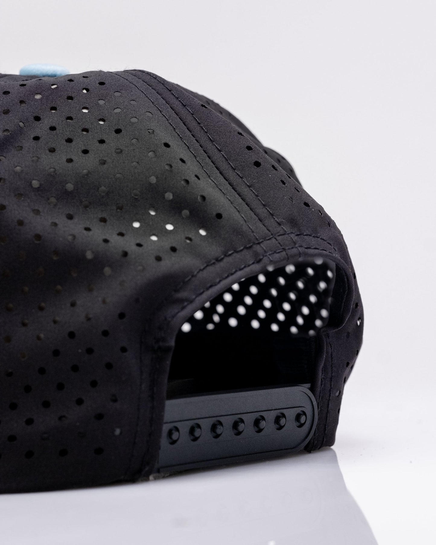Highland Cow Black - Perforated Rope Hat