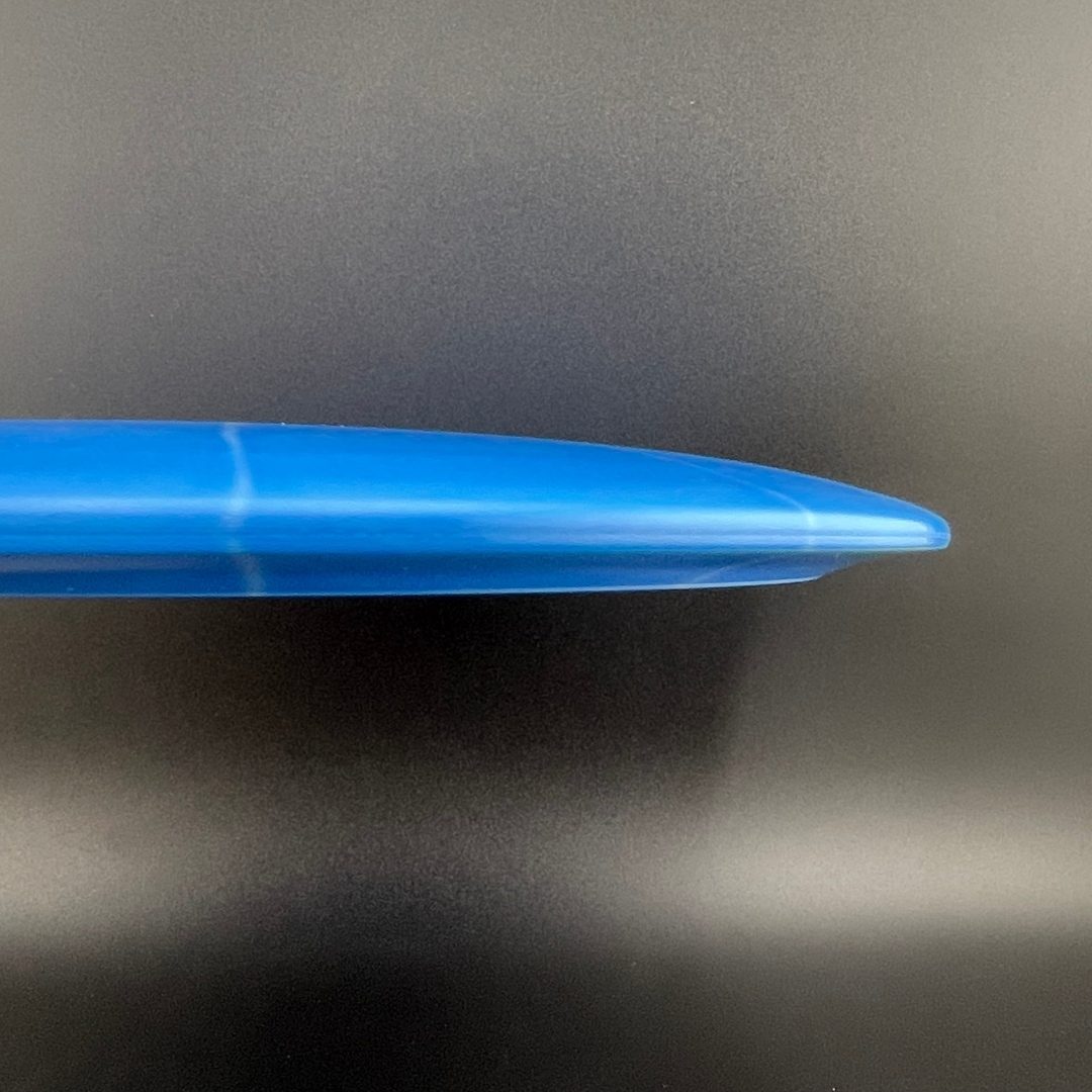 Lux Vapor Essence - Swords & Shield