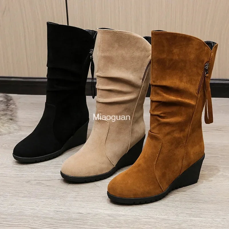 Stylish & Cozy: Vintage Suede Ankle Boots