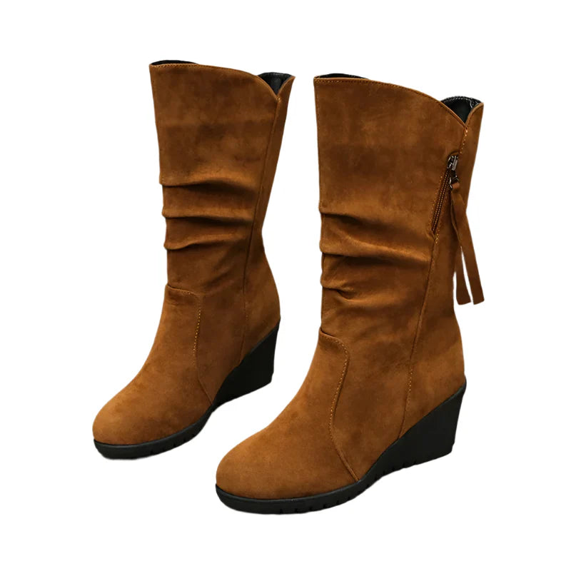 Stylish & Cozy: Vintage Suede Ankle Boots