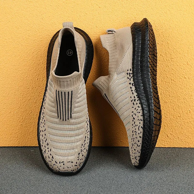 Lightweight and Breathable  Men s Running Shoes