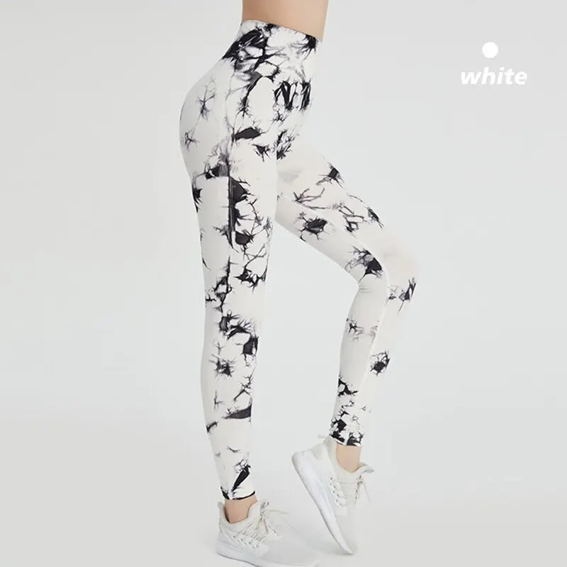 Sculpting Seamless Leggings with Scrunch Butt